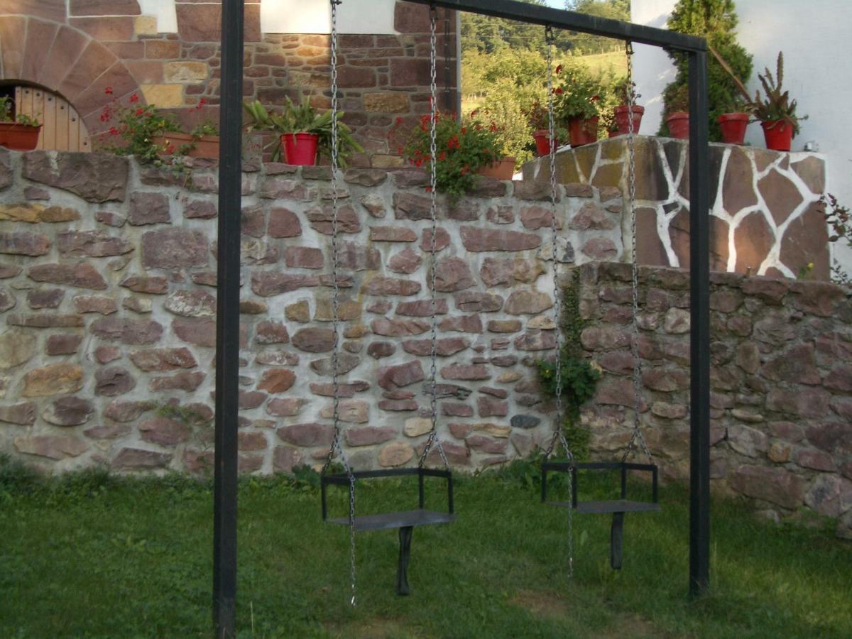 Martintzenea Pensionat Sumbilla Exteriör bild